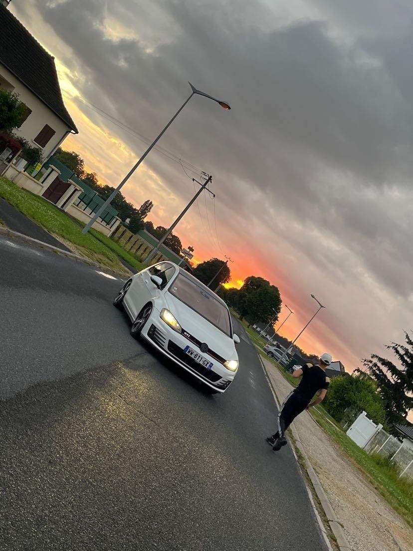 Profil de Esai